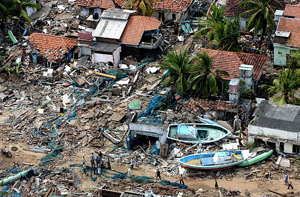 DEZEMBRO 2004 / Tsunami