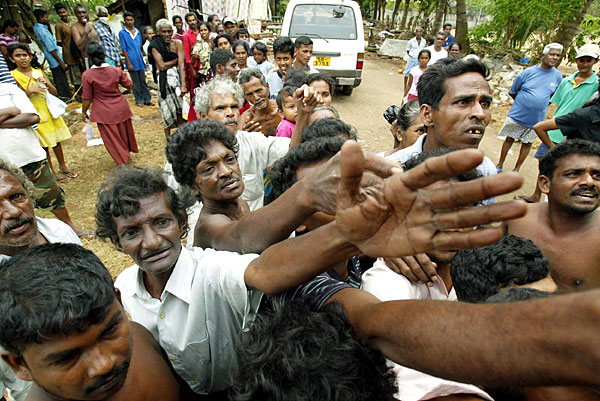 DEZEMBRO 2004 / Tsunami