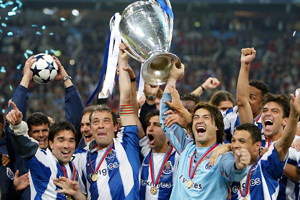 MAIO 2004 / S�o eles..os campe�es!