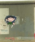 Berlin Wall - Boneco - Postal de Arte 
